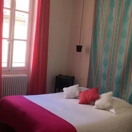 La Maison D'arles לינה וארוחת בוקר