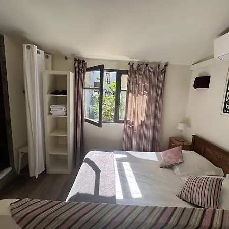 La Maison D'arles Bed & Breakfast 2*
